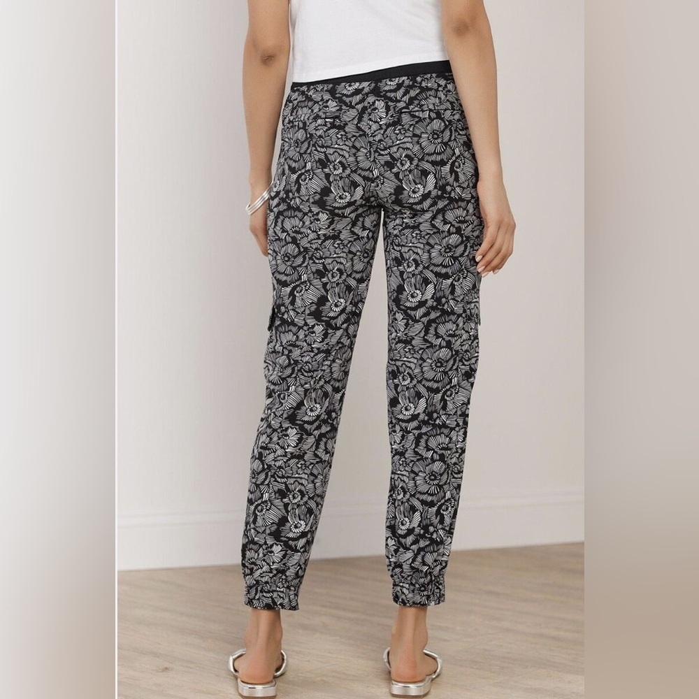 Soft Surroundings Go Lively Printed Floral Black White Women's Cargo Pants Sz‎ L
